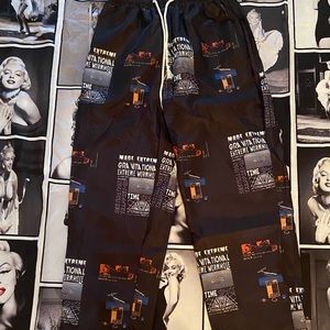 Graphic Drawstring Wind Pants !